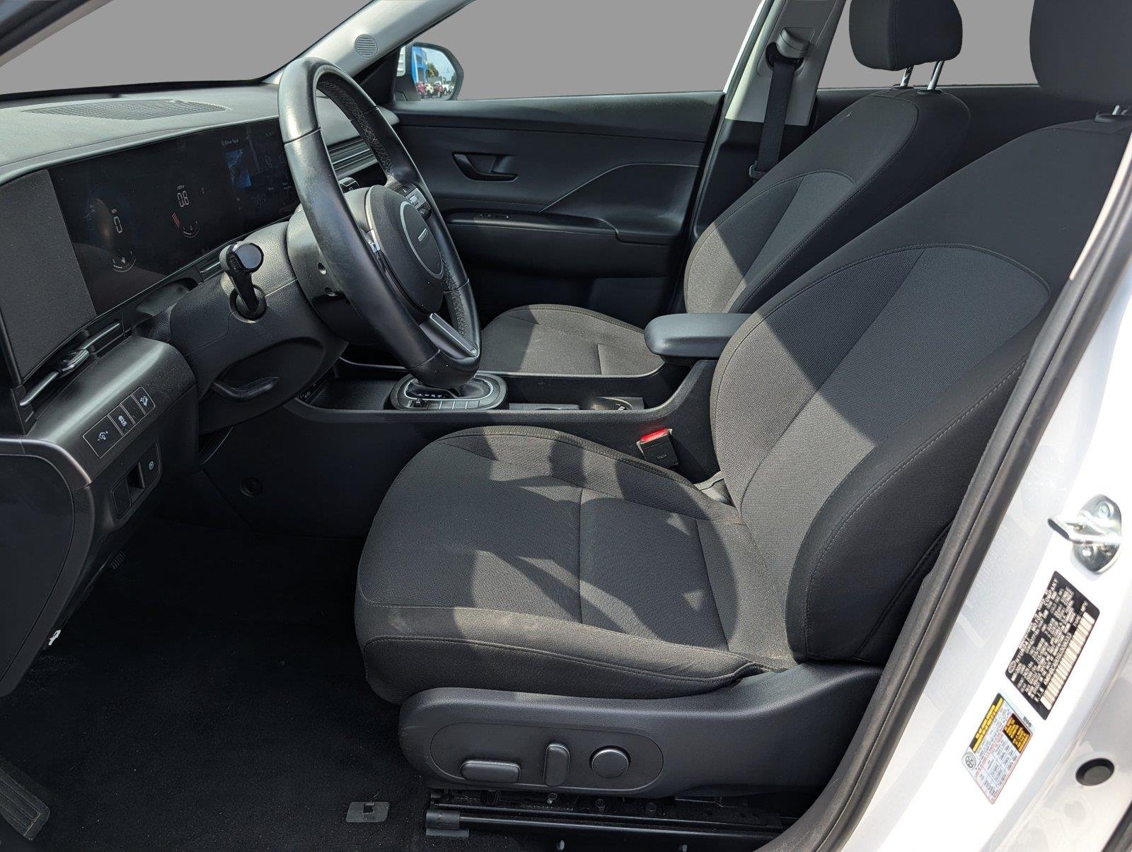 Used 2025 Atlas White Hyundai SEL image 10