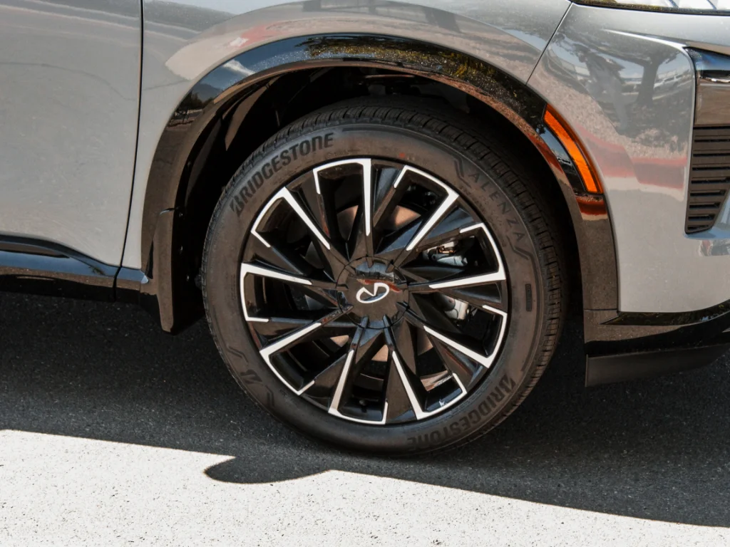 New 2027 2T HRBR GRAY INFINITI Autograph AWD image 4