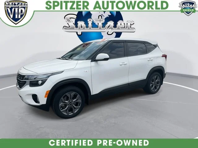 Certified Used 2024 White Kia LX image 4