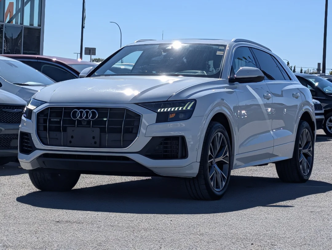 Used 2019  Audi Technik - S-Line - Leather - Sunroof - HUD - Healed/Ventilated Seats image 4