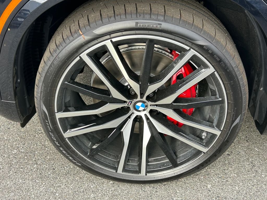 New 2026 Carbon Black Metallic BMW xDrive40i image 9