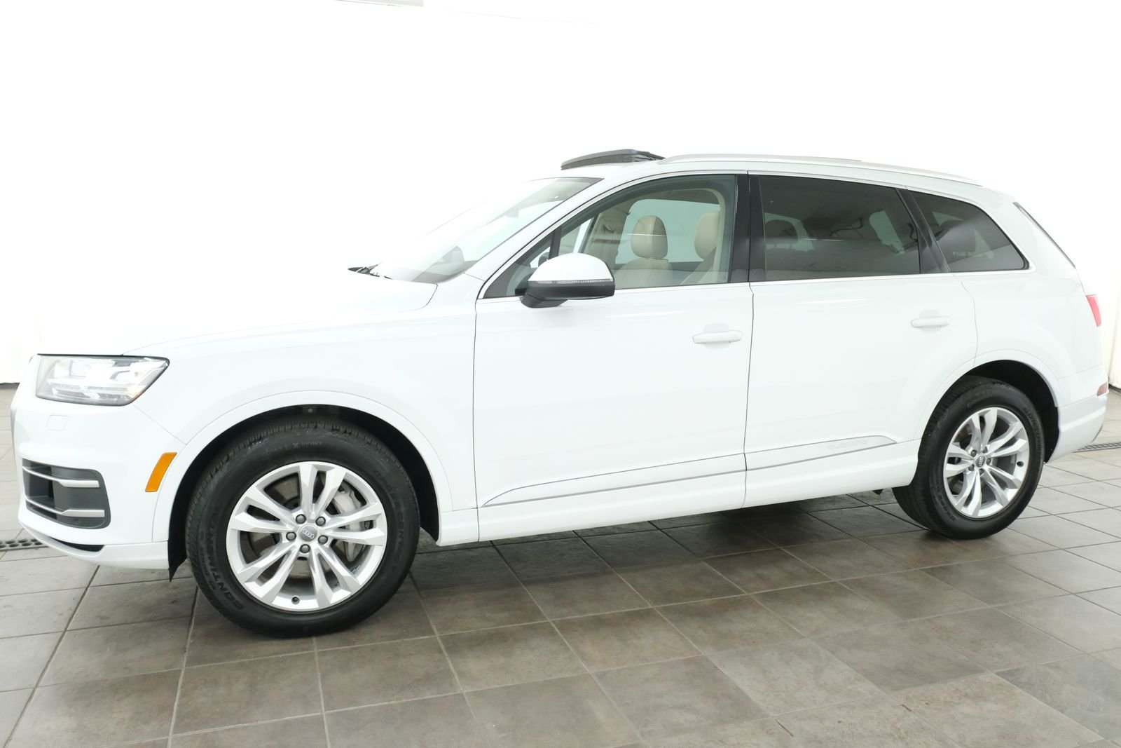 Used 2019 Glacier White Metallic Audi 55 Premium Plus image 2