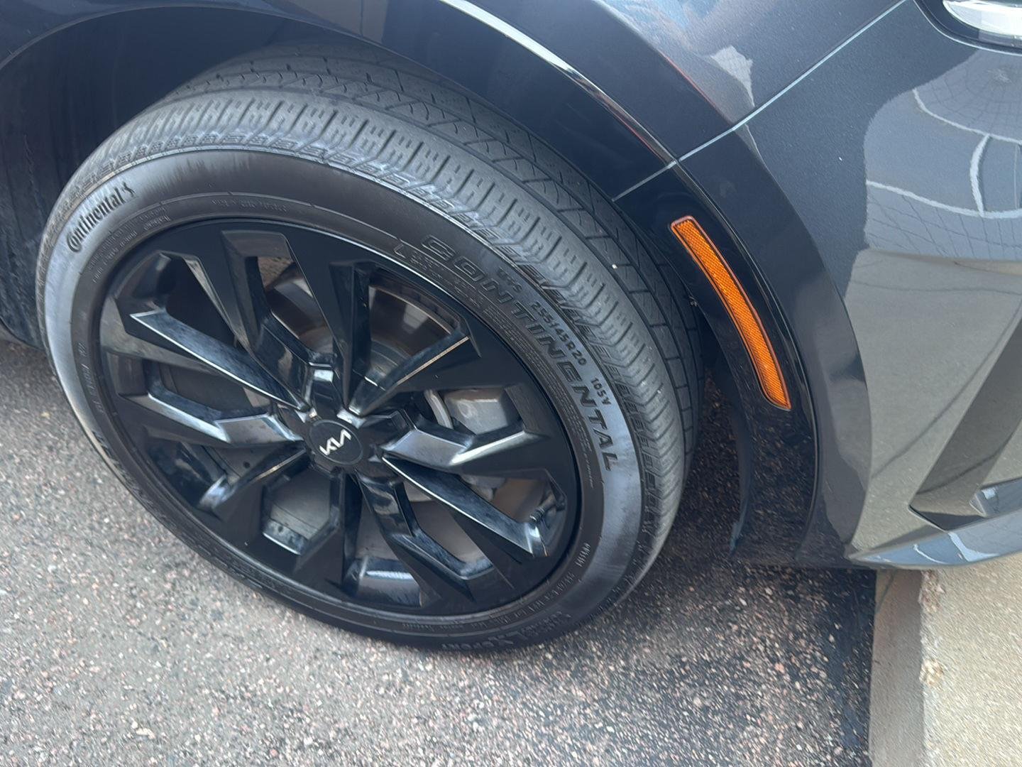 Used 2023 Gravity Gray Kia SX image 3