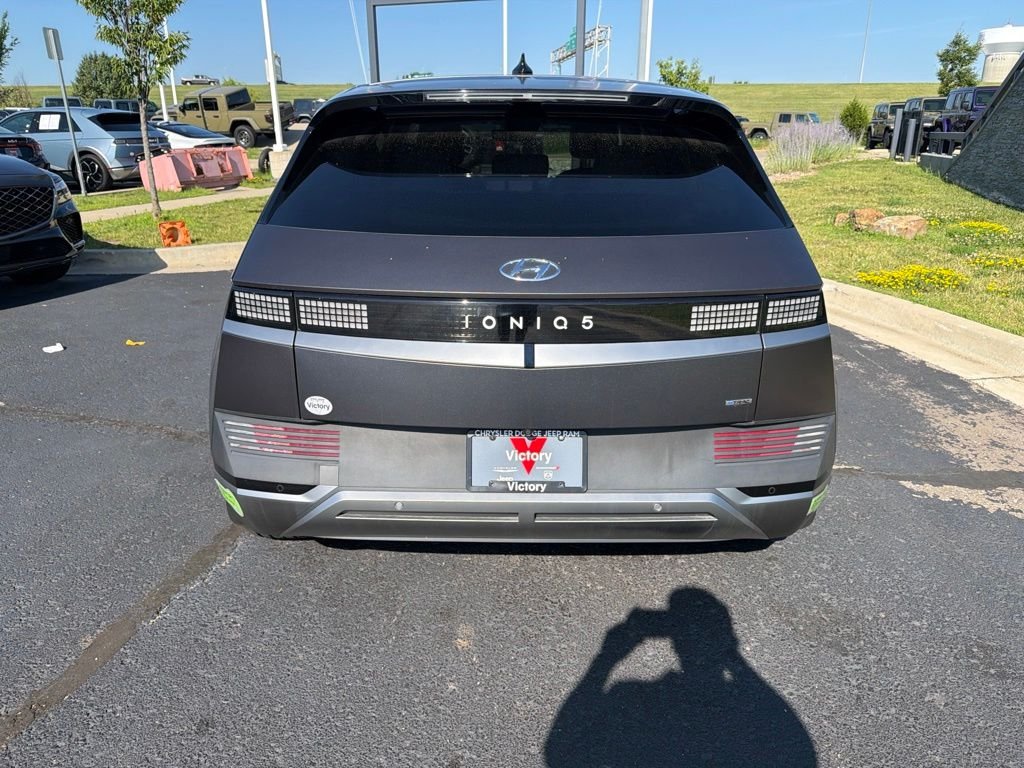 Used 2023 Gray Hyundai SEL image 6