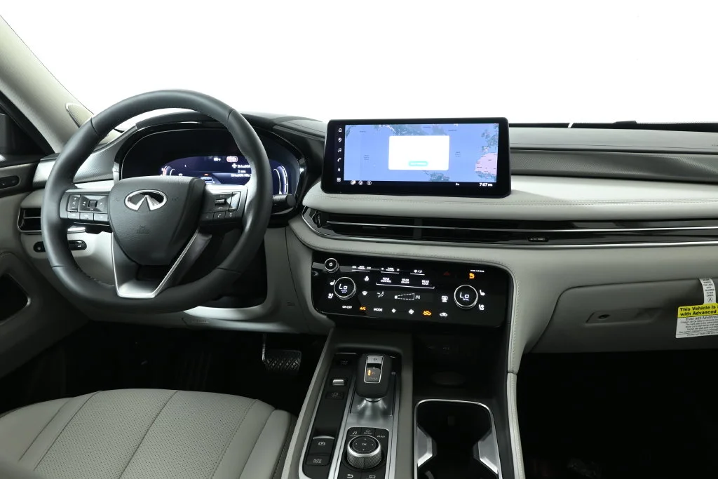 New 2027 White INFINITI LUXE image 16