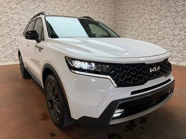 Used 2022 White Kia X-Line EX image 7