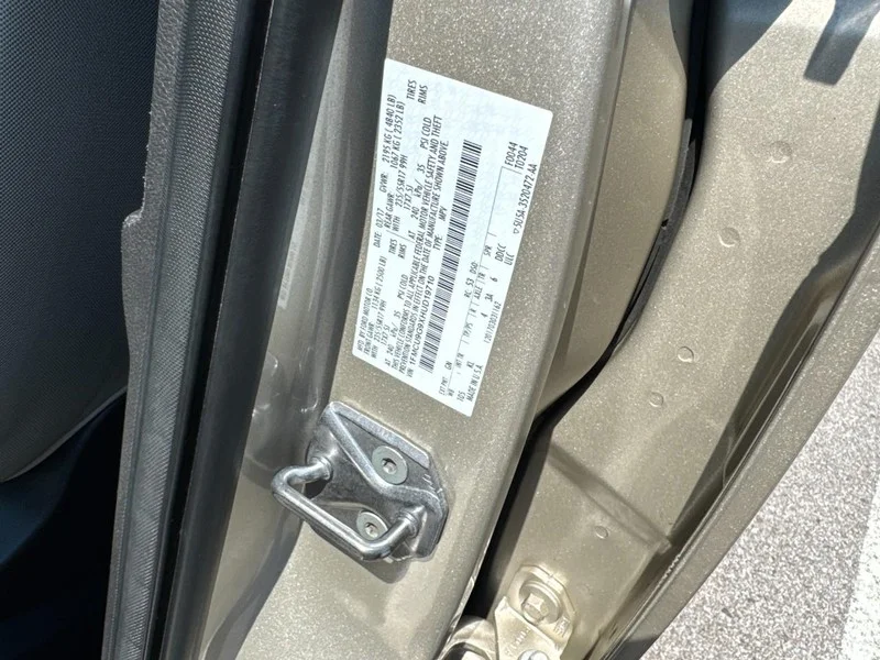 Used 2017 White Gold Metallic Ford SE 4WD image 26