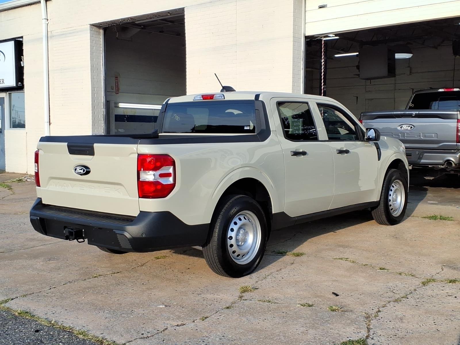 Used 2025 Desert Sand Ford XL image 5