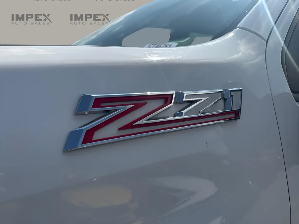 Used 2024 White Chevrolet LT image 31