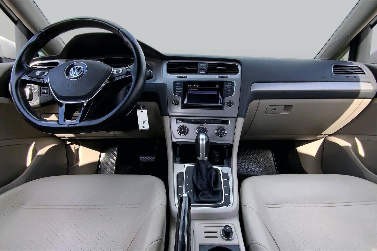 Used 2015 Pure White Volkswagen TSI S image 15