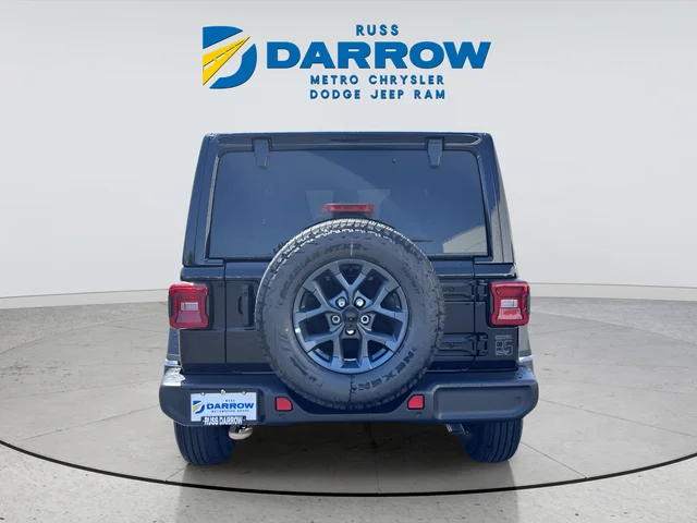 New 2026 Black Clear-Coat Exterior Paint Jeep 85th Anniversary Edition image 4