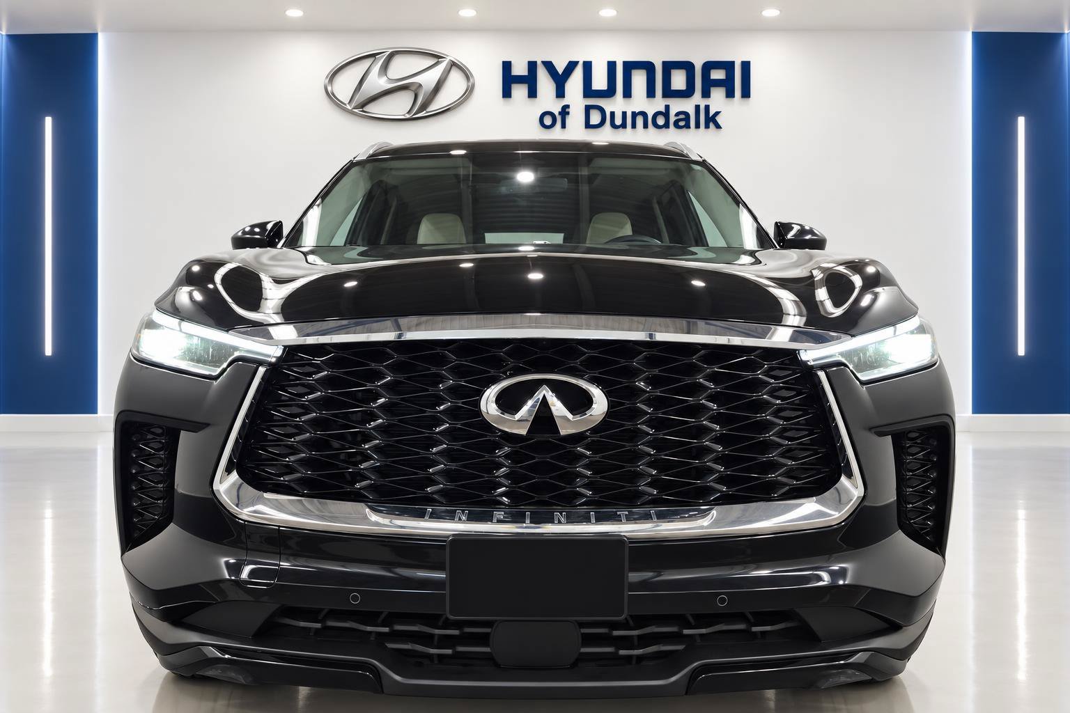 Used 2024 Black INFINITI LUXE image 5