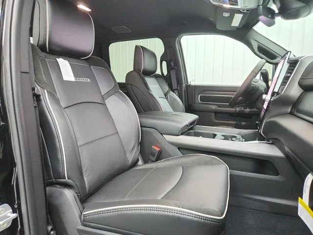 New 2026 Diamond Black Crystal Pearl-Coat Exterior Paint RAM Laramie image 47