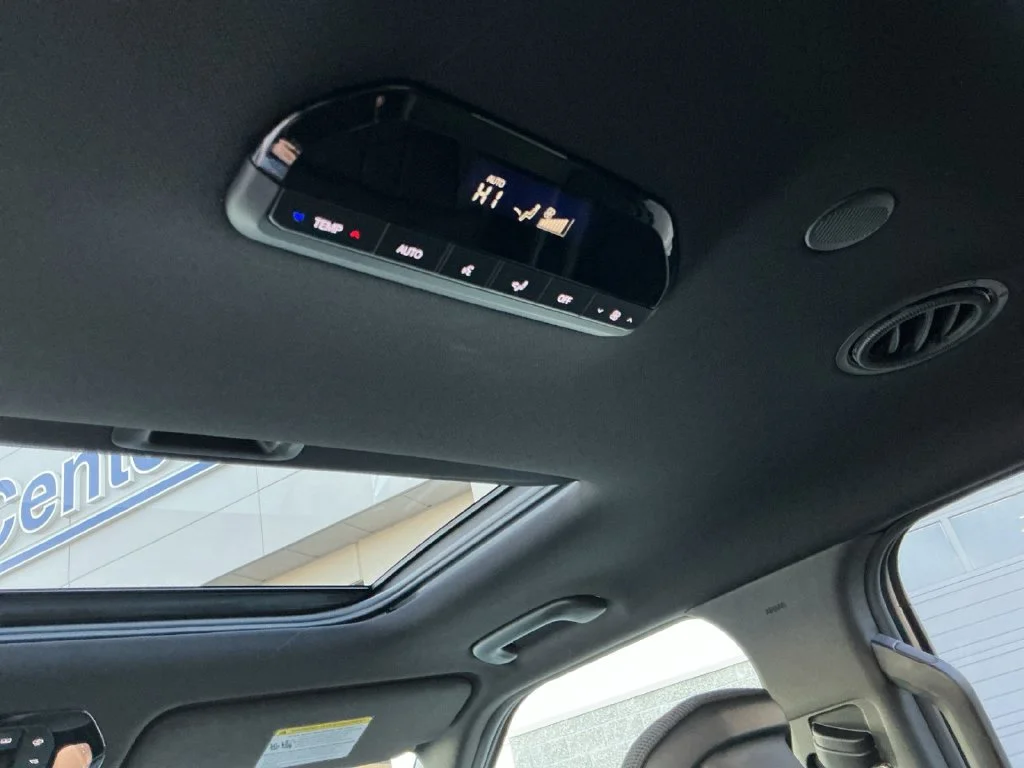 Used 2027 White Kia X-Line SX image 35