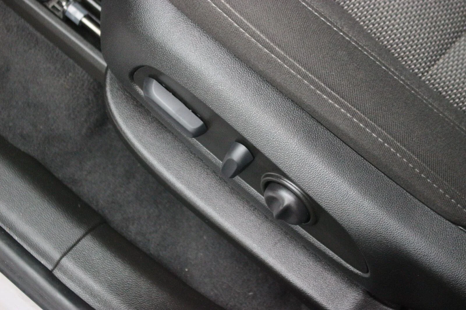 Used 2023 Mosaic Black Metallic Chevrolet LT Cloth image 18