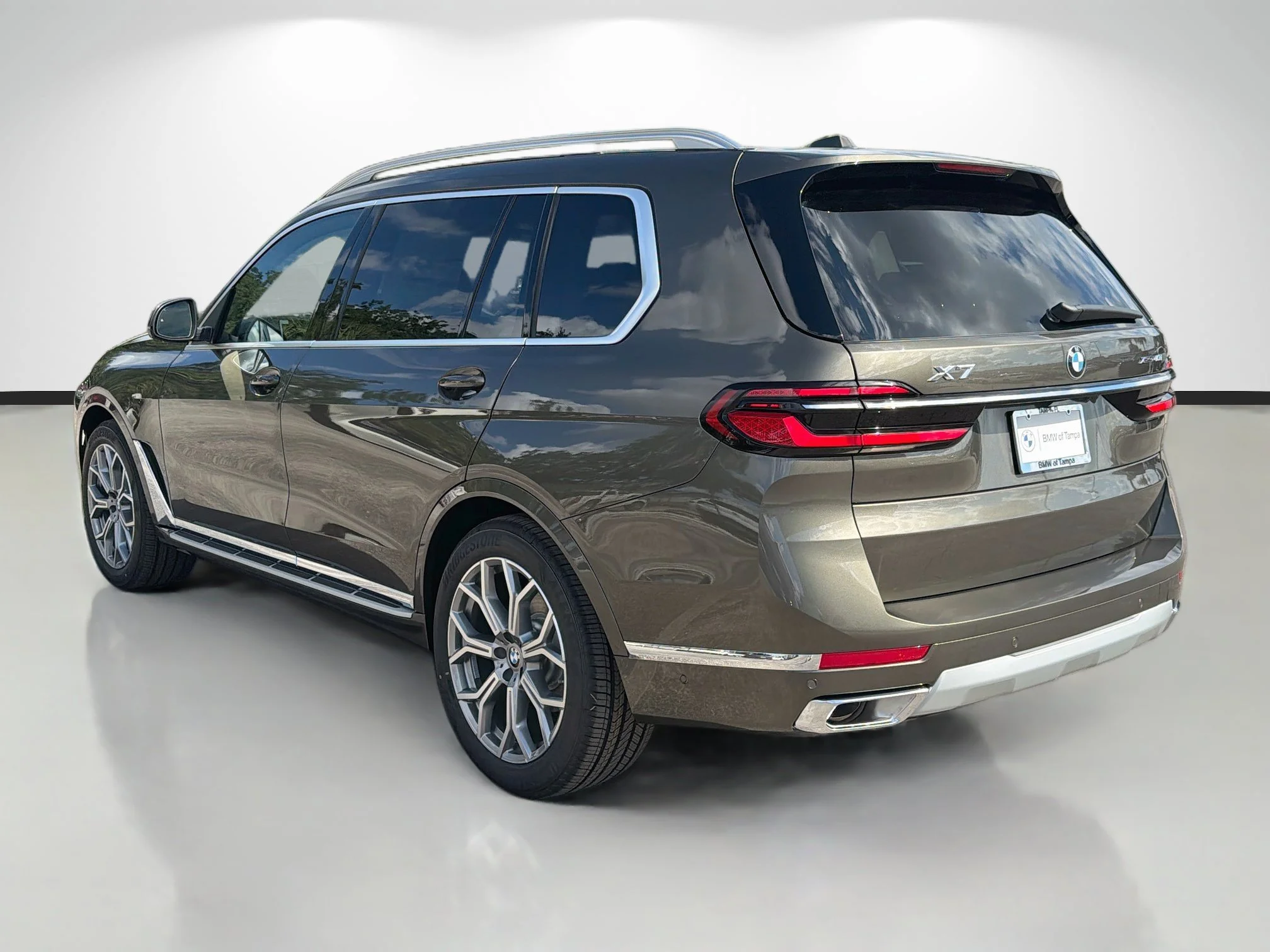 New 2027 Manhattan Green Metallic BMW xDrive40i image 5