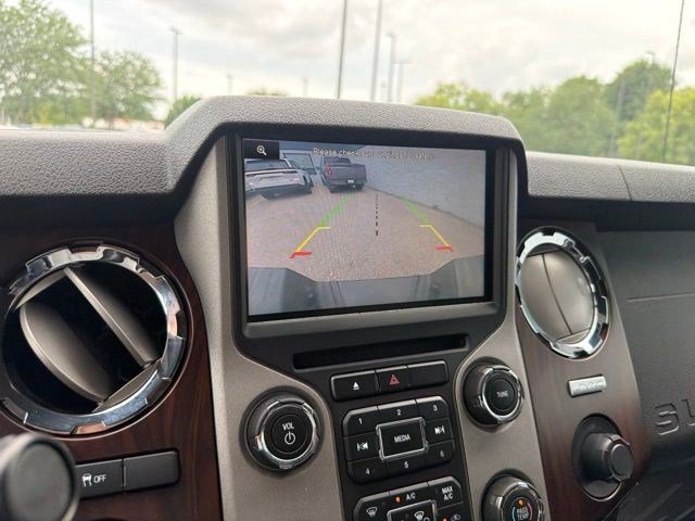 Used 2016 White Platinum Metallic Tri-Coat Ford Lariat image 29