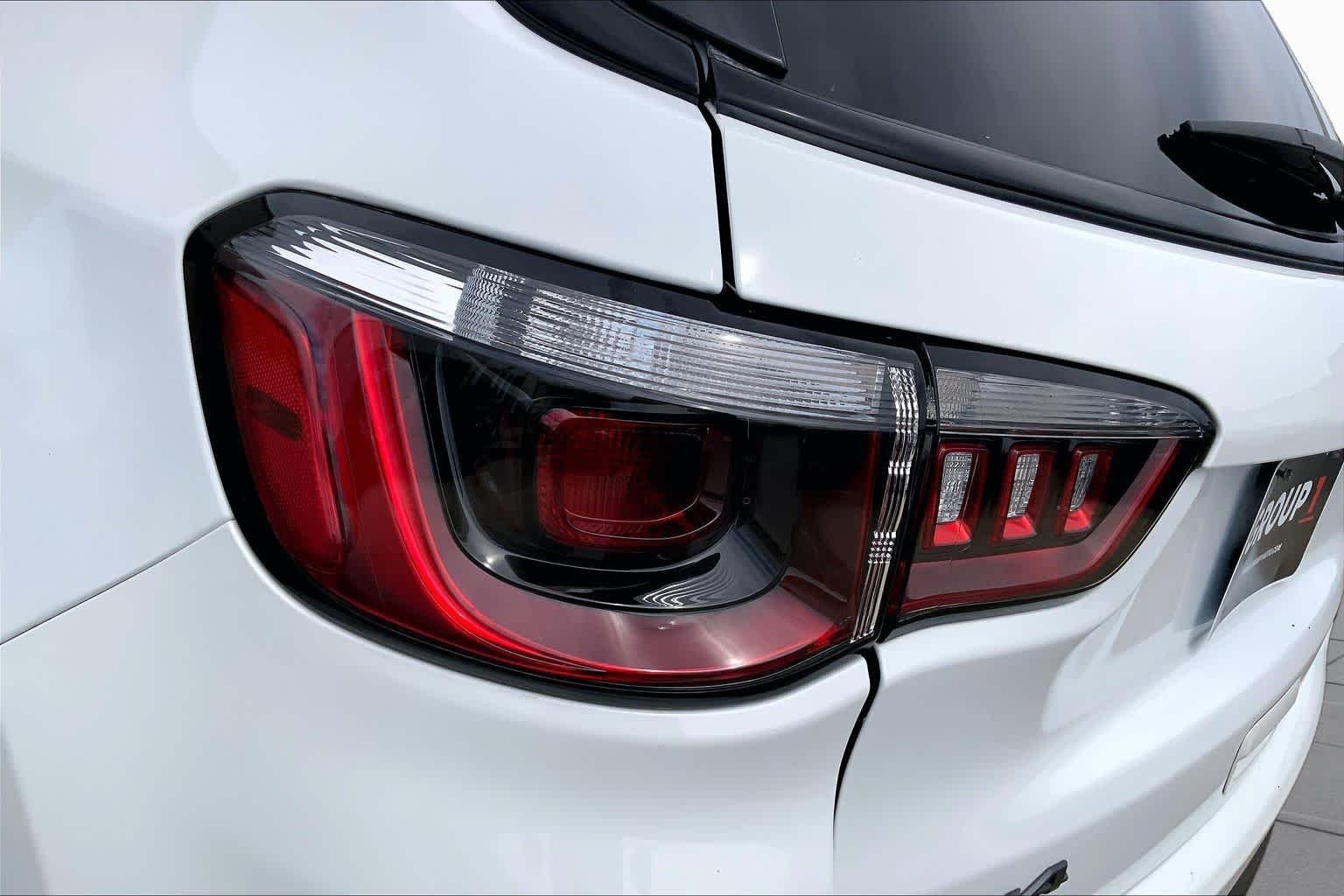 Used 2022 Bright White Clearcoat Jeep Trailhawk image 29