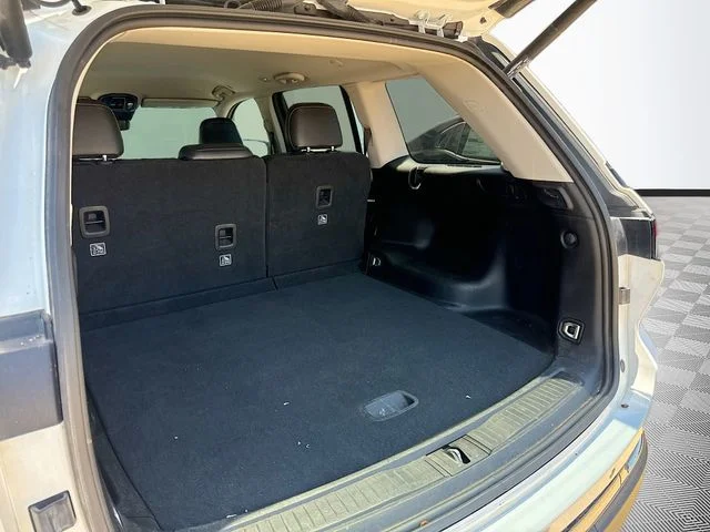 Used 2022 White Jeep Limited image 30
