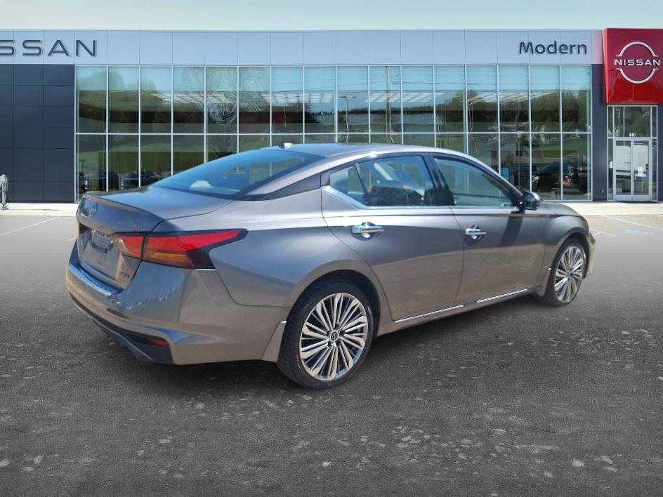 Used 2023 Gun Metallic Nissan 2.5 SL image 5