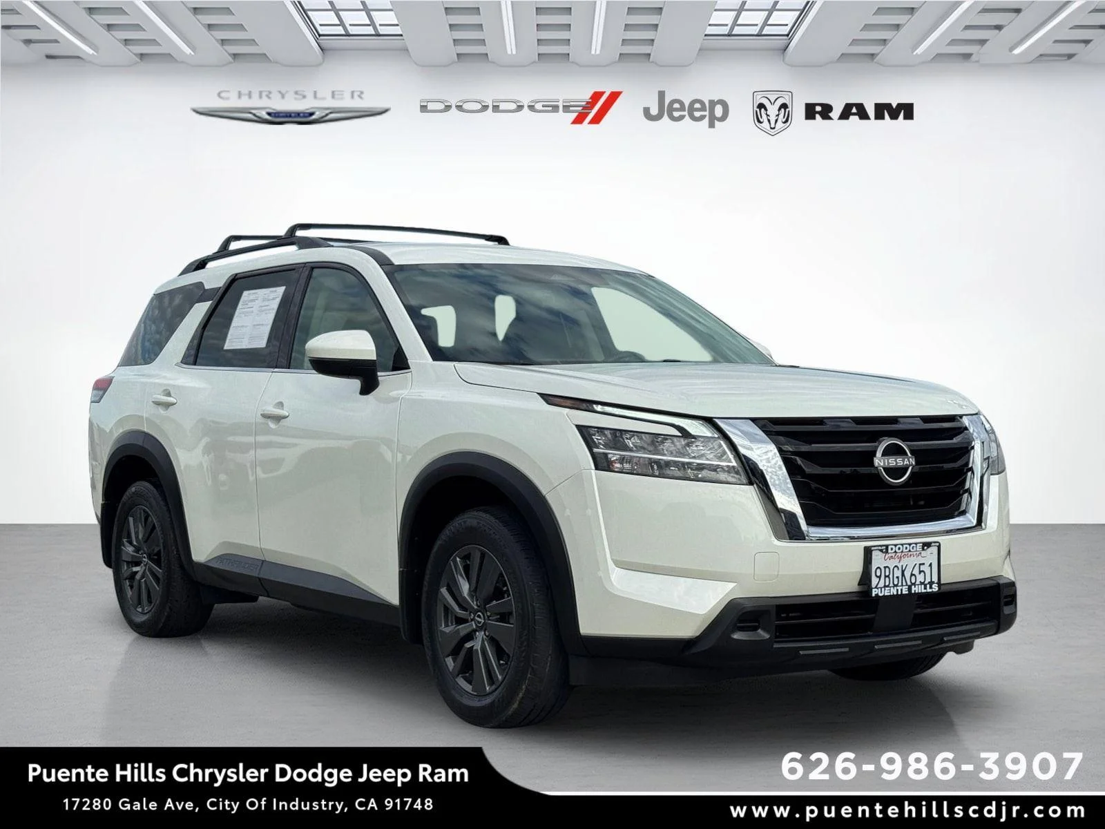 Used 2022 Pearl White Tricoat Nissan SV image 1