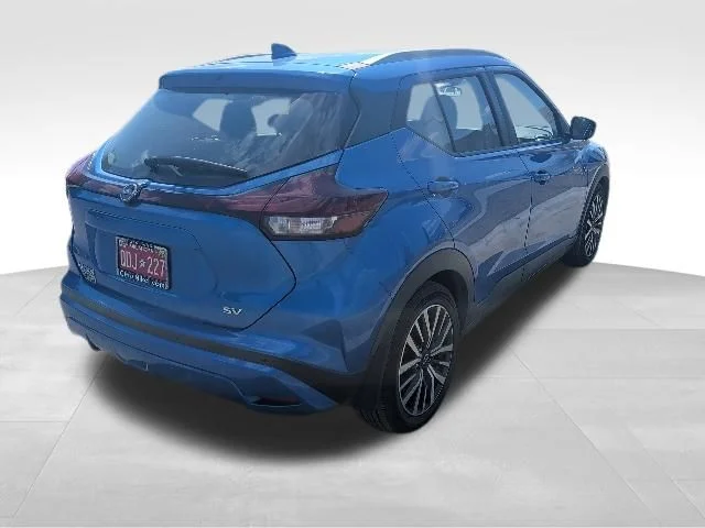 Used 2023 Blue Nissan SV image 3