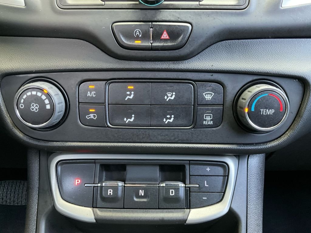 Used 2022 Black GMC SLE image 25