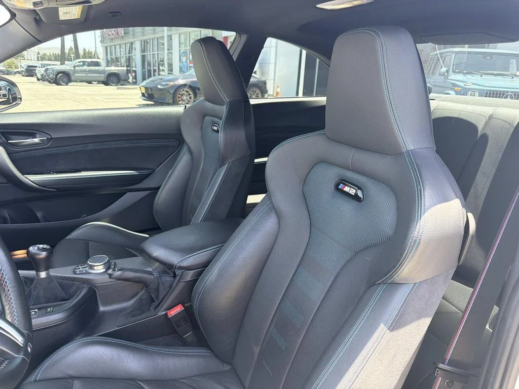 Used 2020 ALPINE WHITE BMW Competition image 23
