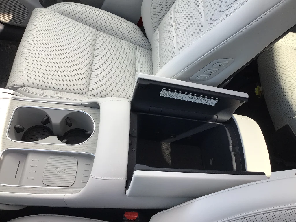 Used 2026 Creamy White Pearl Hyundai Calligraphy image 19
