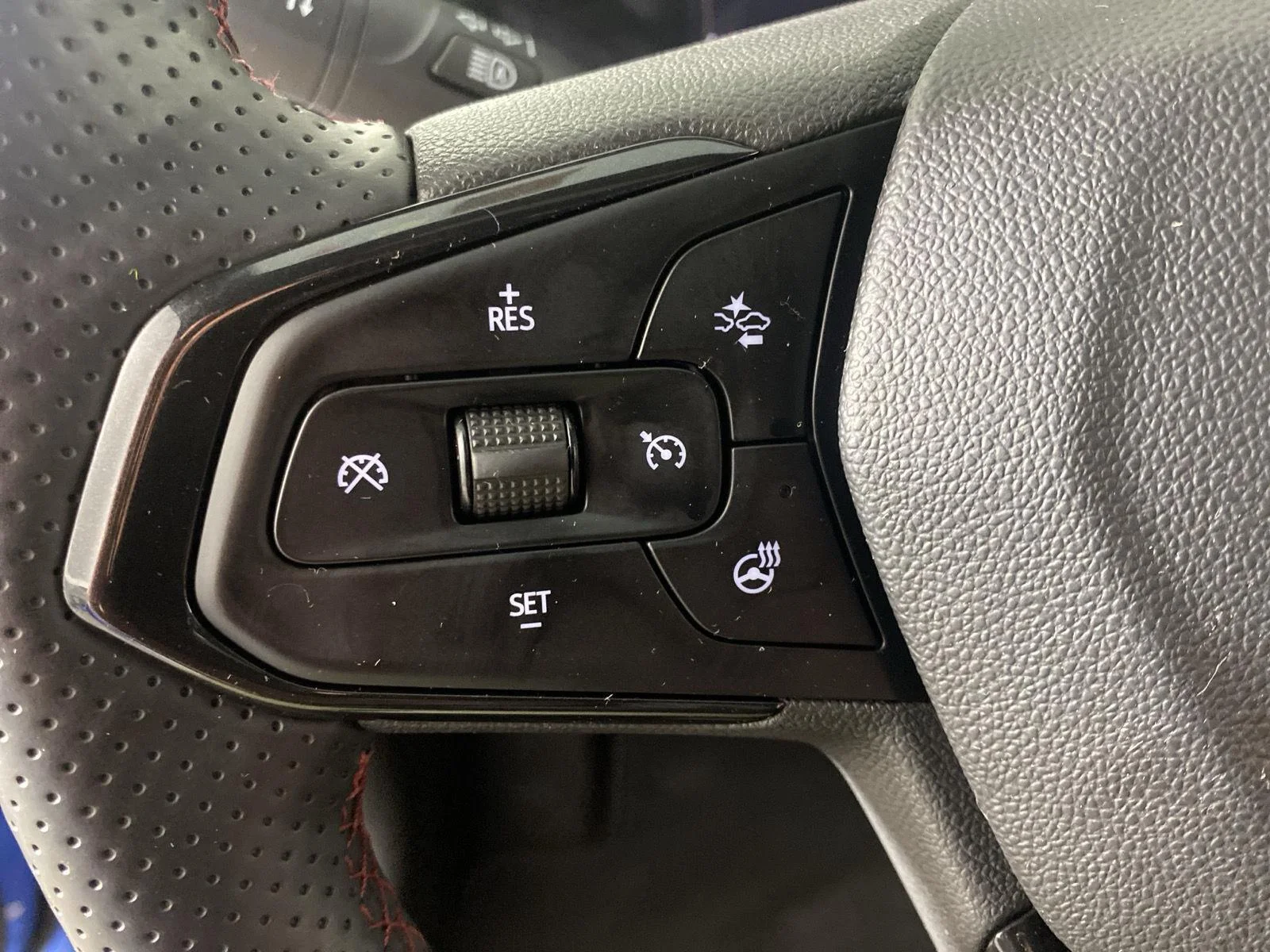 Used 2024 Fountain Blue Chevrolet 2RS image 13
