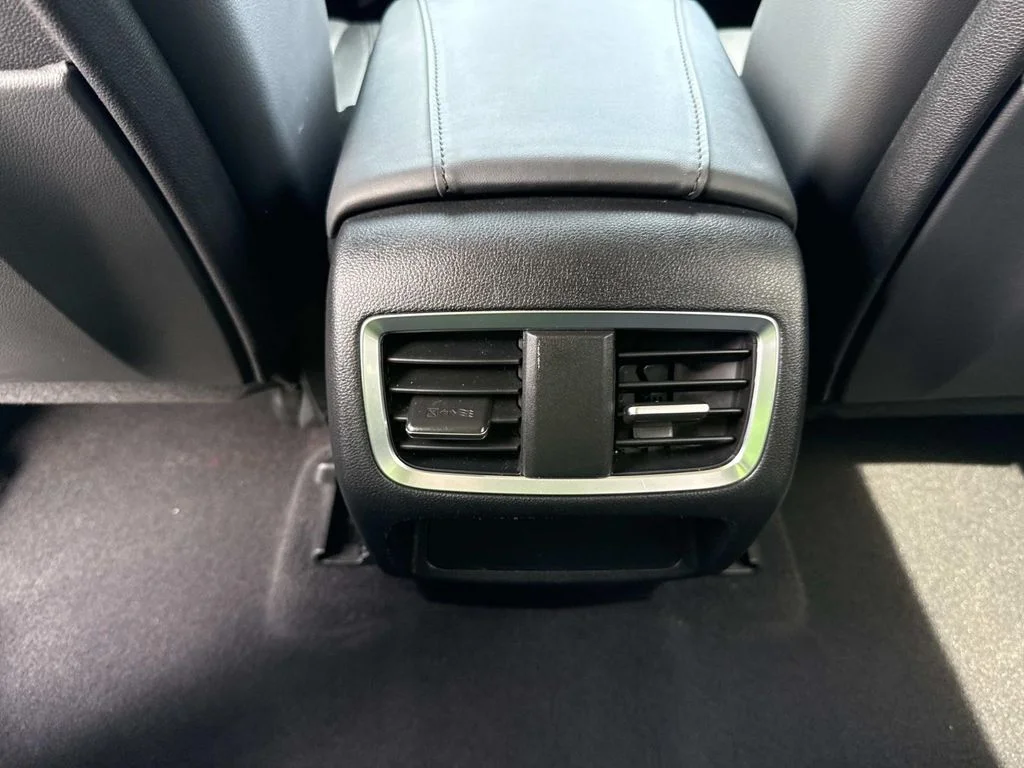 Used 2021  Acura Base image 19