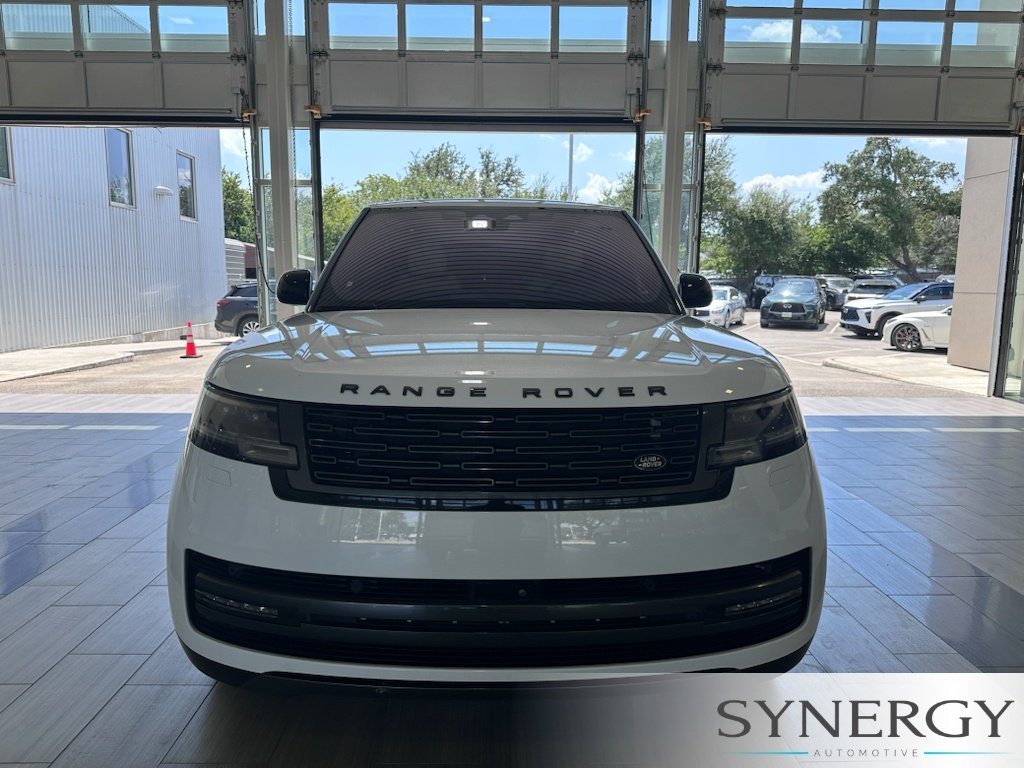 Used 2023 Fuji White Land Rover SE image 32