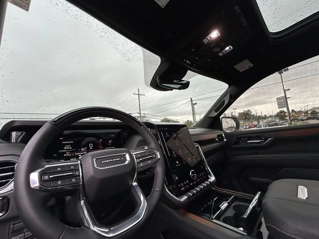 Used 2025 White GMC Denali image 15