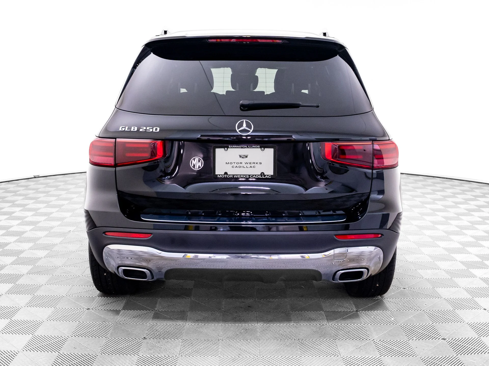 Used 2026 Black Mercedes-Benz GLB 250 image 4