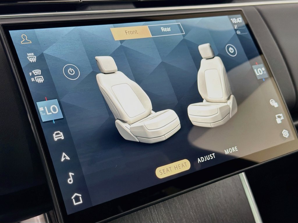 New 2027 Fuji White Land Rover SE image 21