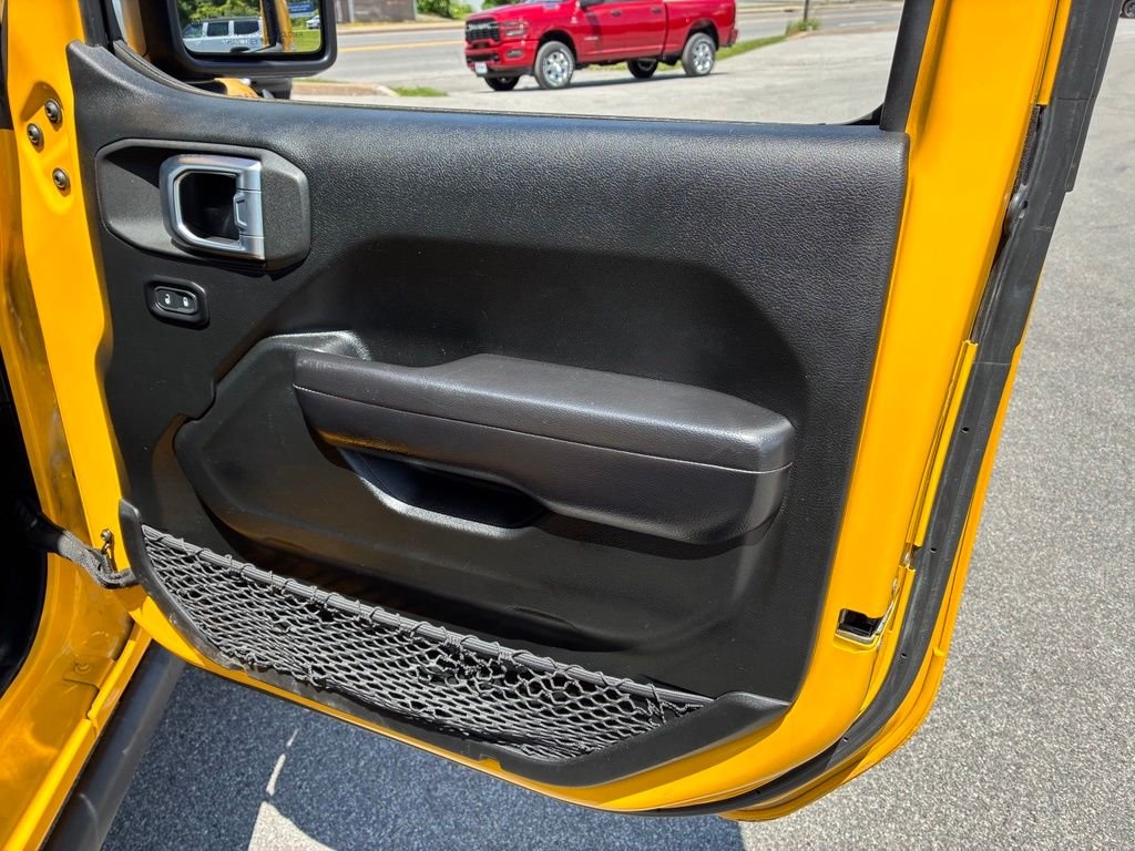Used 2020  Jeep Rubicon image 45