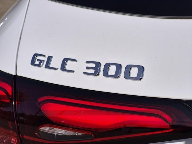 New 2026 Polar White Mercedes-Benz GLC 300 image 11