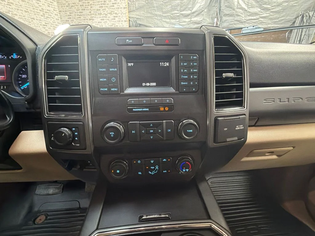 Used 2019 Black Metallic Ford XLT image 19