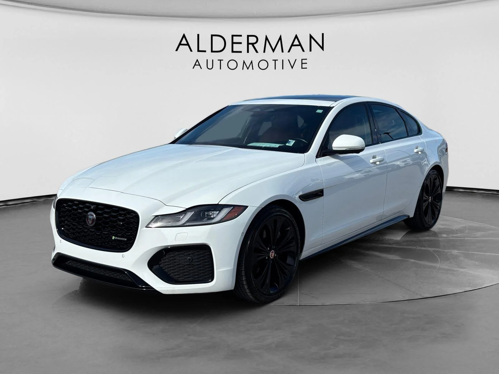 2021 Jaguar XF P300 R-Dynamic SE's photo