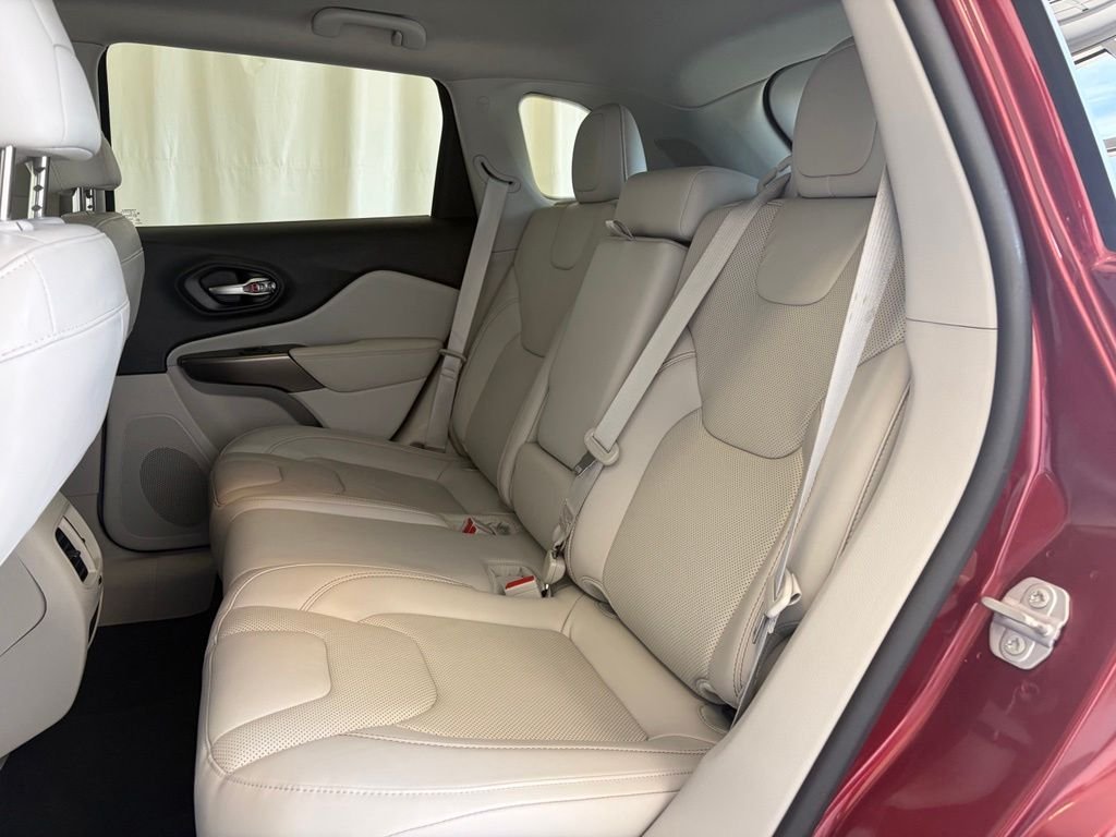 Used 2020 Velvet Jeep Limited image 20