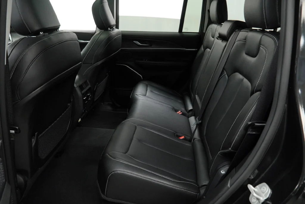 Used 2023  Jeep 4xe image 23