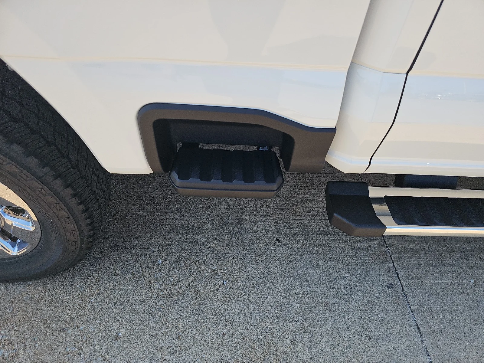 New 2026 Star White Metallic Tri-Coat Ford F-250® Lariat® image 11