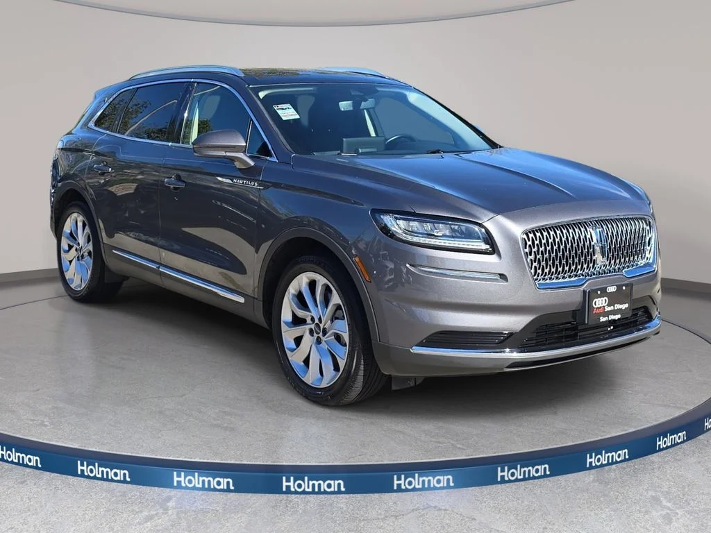 Used 2021 Gray Lincoln Reserve image 4