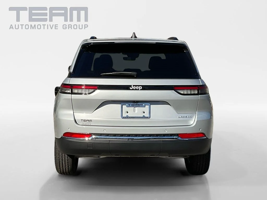 Used 2025 Silver Jeep Laredo image 6