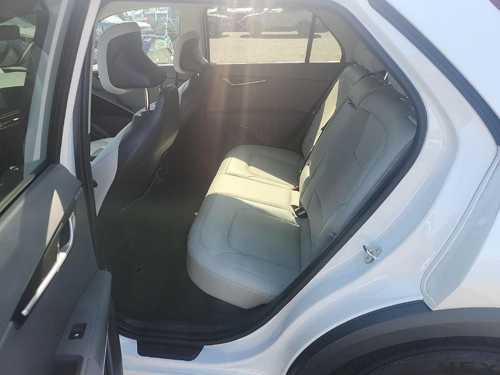 Used 2023 White Kia EX image 26
