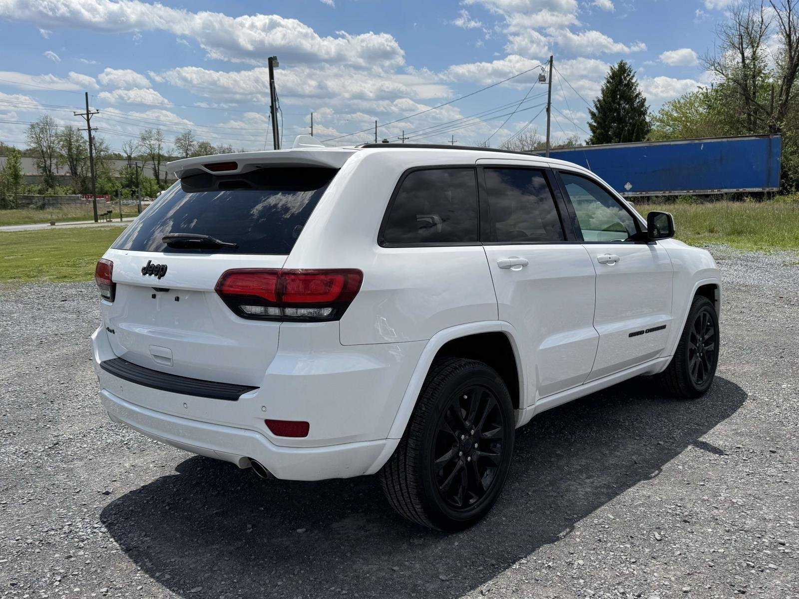 Used 2020 Bright White Clearcoat Jeep Altitude image 22