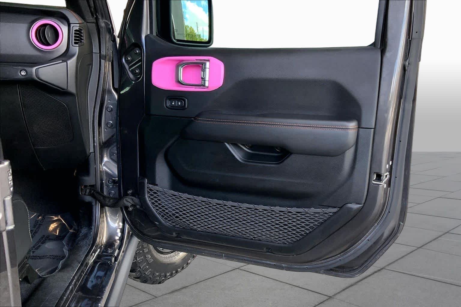 Used 2021 Granite Crystal Metallic Clearcoat Jeep Mojave image 23