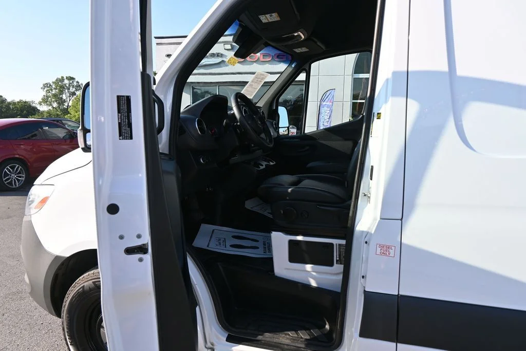 Used 2025 White Mercedes-Benz Cargo 144 WB image 11