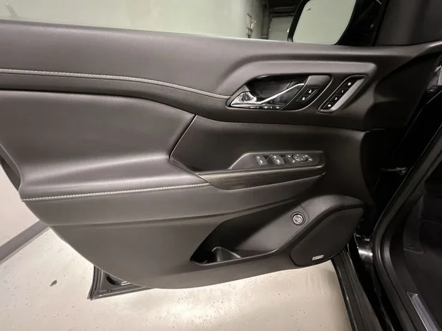 Used 2023 Black GMC SLT image 23