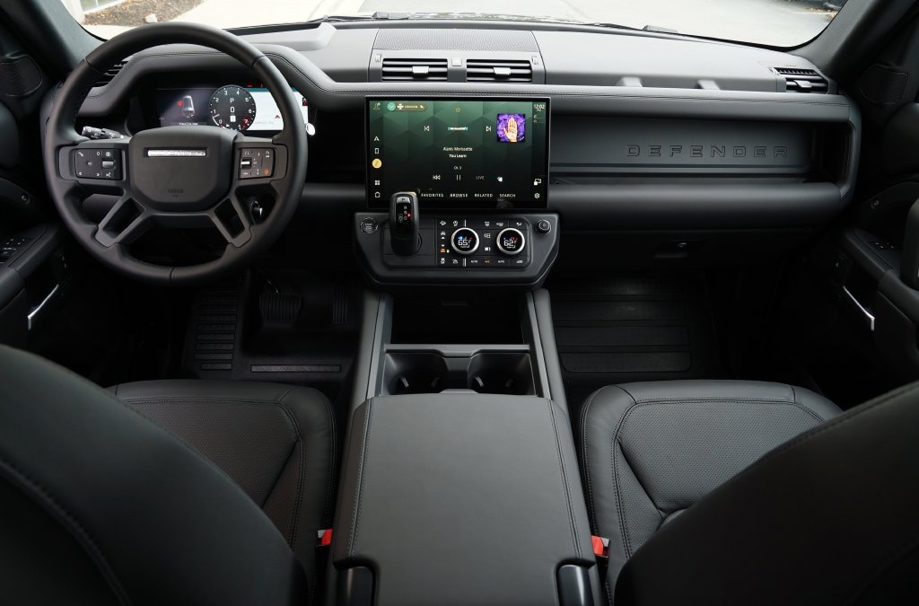 New 2026 Carpathian Grey Land Rover S image 9